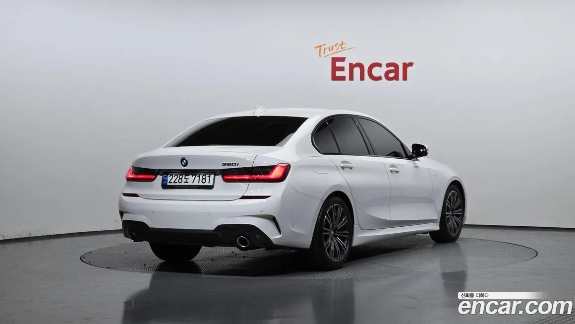 BMW 3-Series 2021 из KR, фото 2