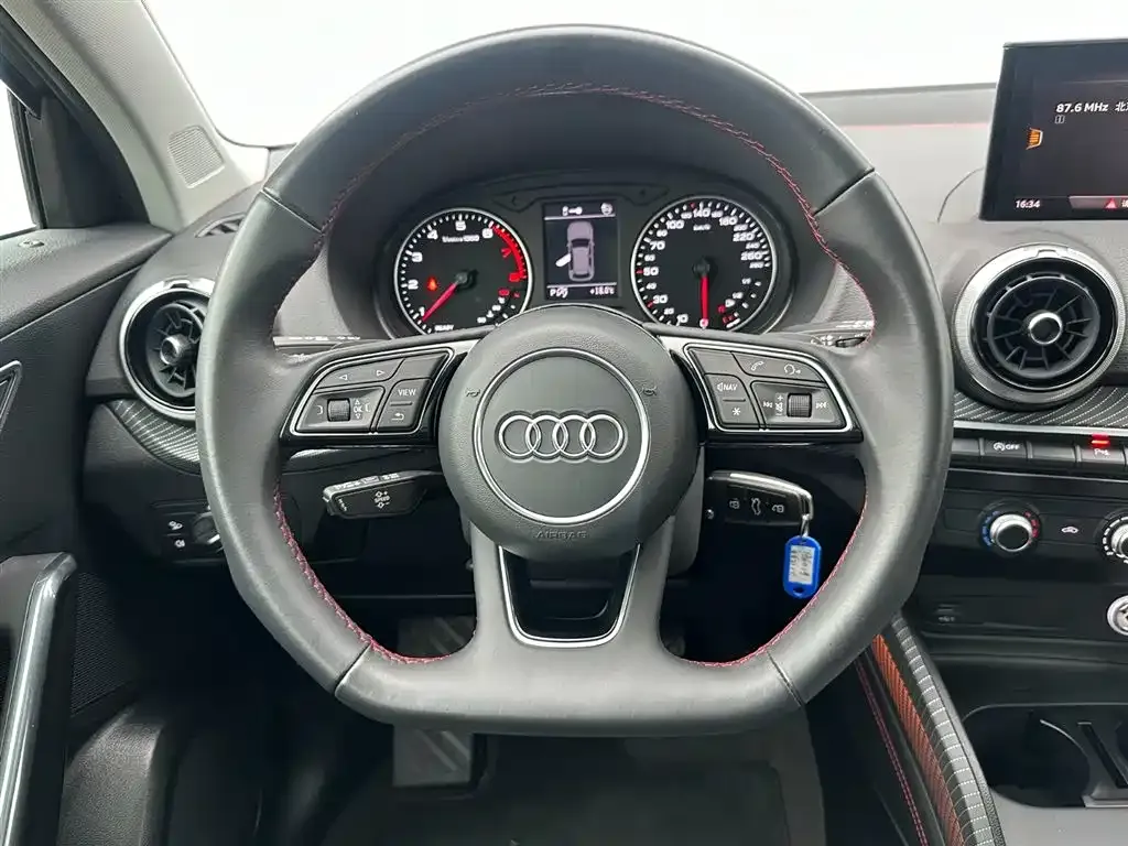 Audi Q2L 2023 из CN, фото 10