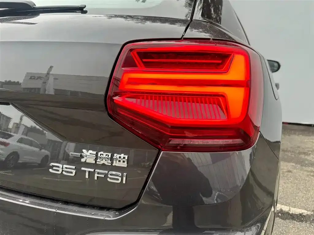 Audi Q2L 2023 из CN, фото 8