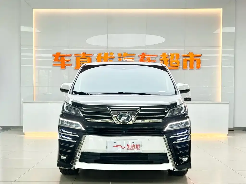 Toyota Vellfire — фото 3