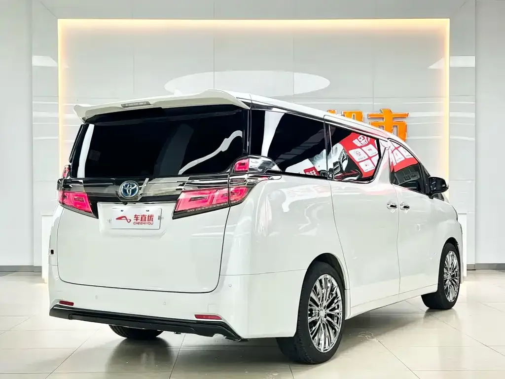 Toyota Vellfire — фото 5