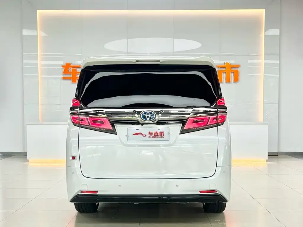 Toyota Vellfire — фото 6