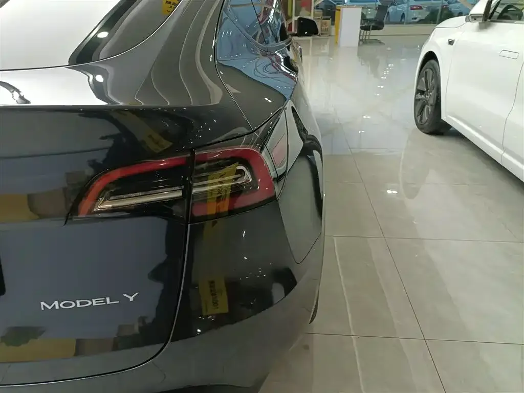 Tesla Model Y 2024 из CN, фото 8