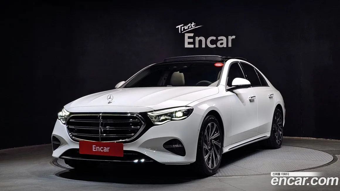 Mercedes-Benz E-Class — фото 1