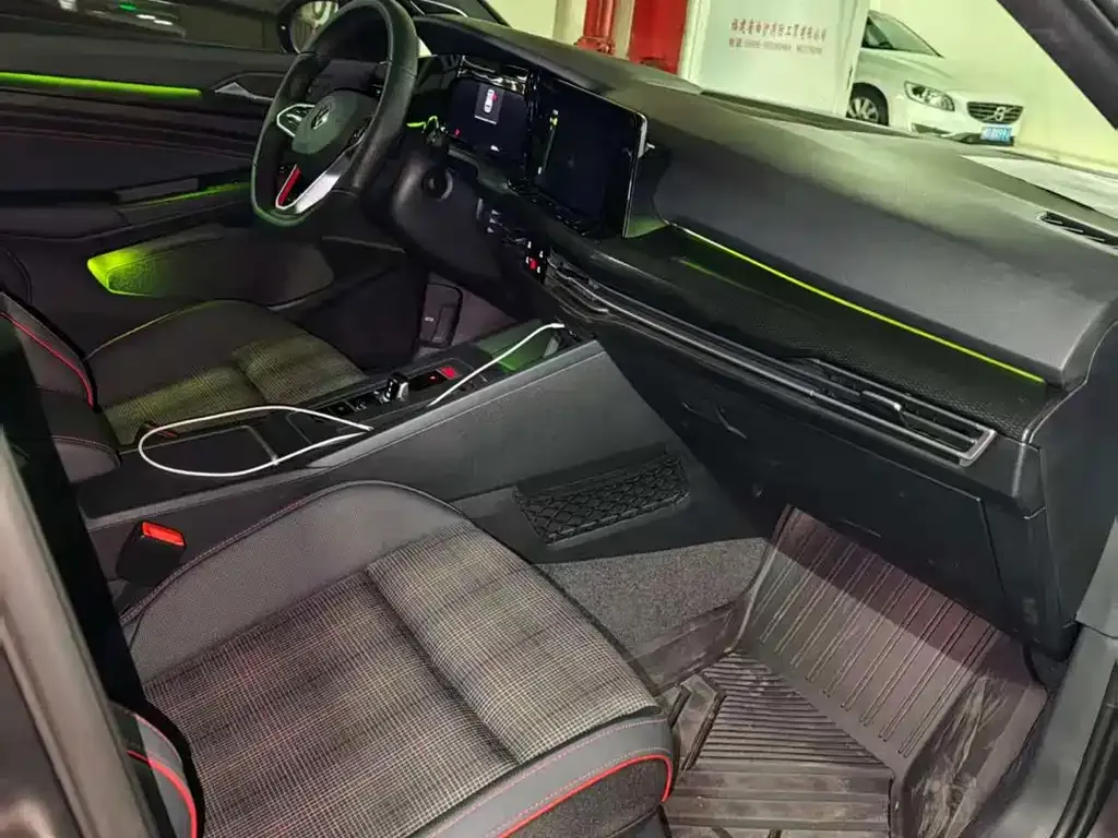 Volkswagen Golf GTI 2023 из CN, фото 7