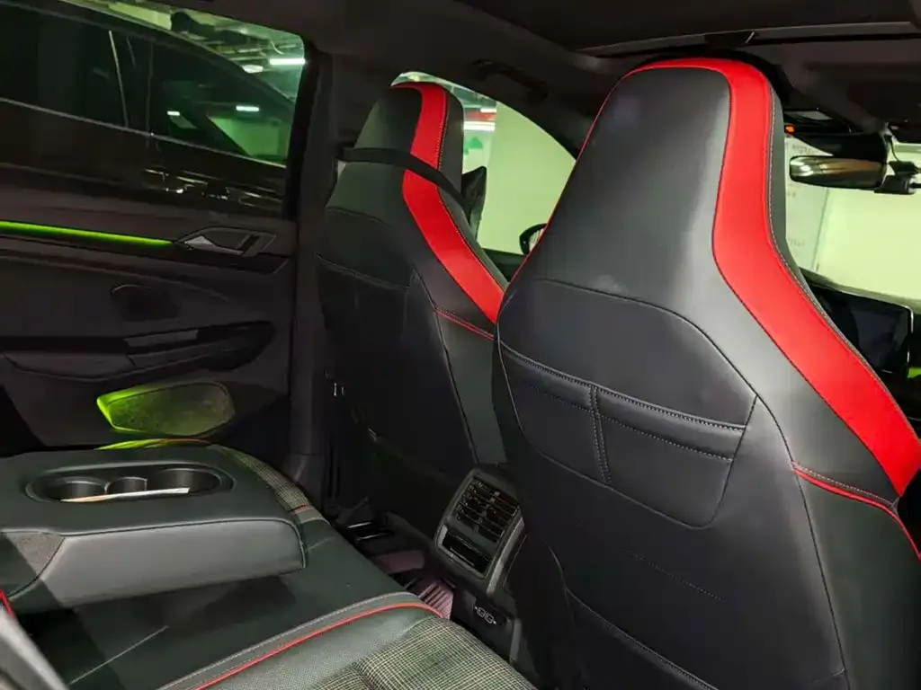 Volkswagen Golf GTI 2023 из CN, фото 8