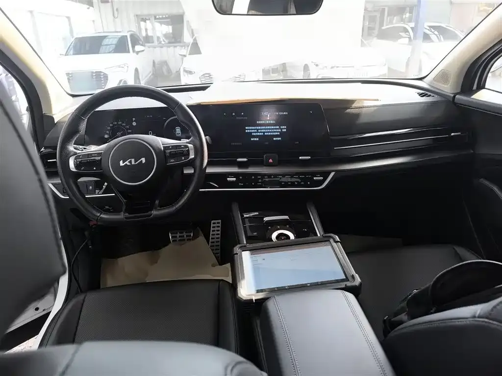 Kia Sportage 2023 из CN, фото 10