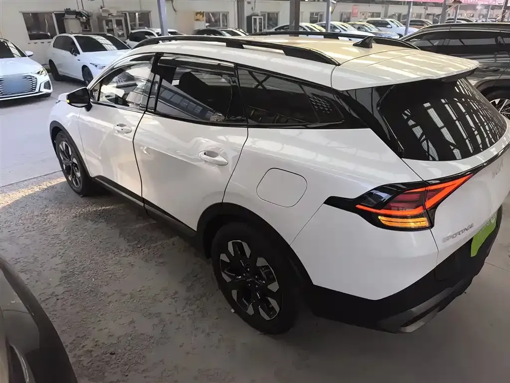 Kia Sportage 2023 из CN, фото 5