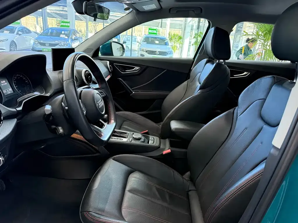 Audi Q2L 2023 из CN, фото 9