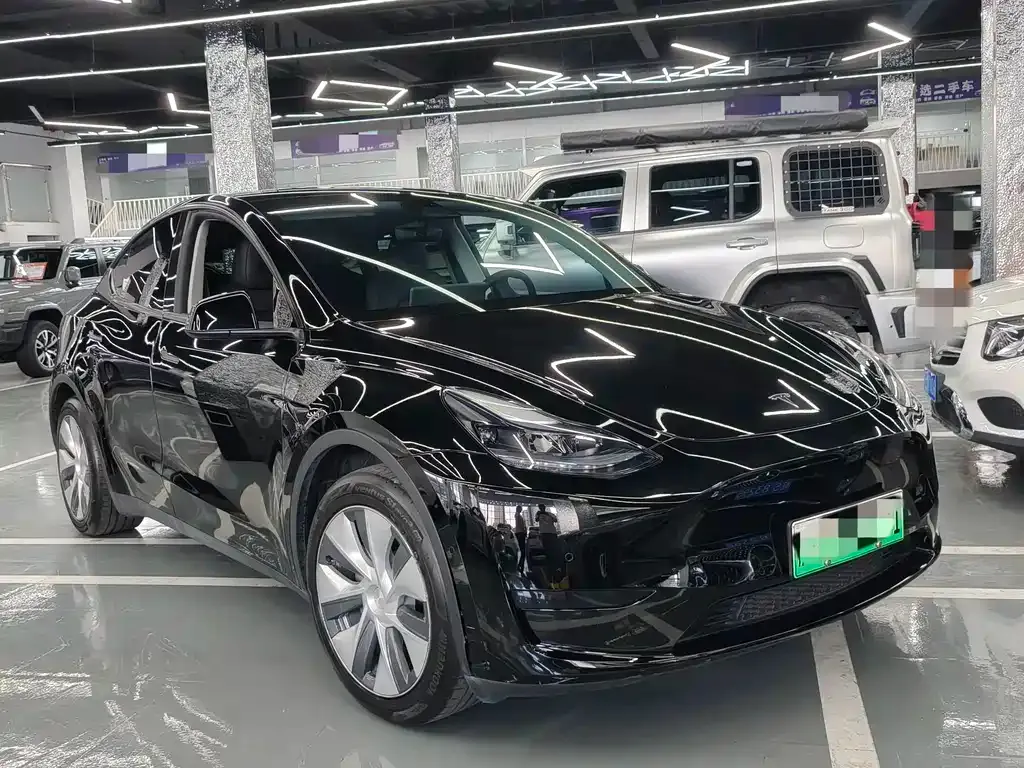 Tesla Model Y — фото 3