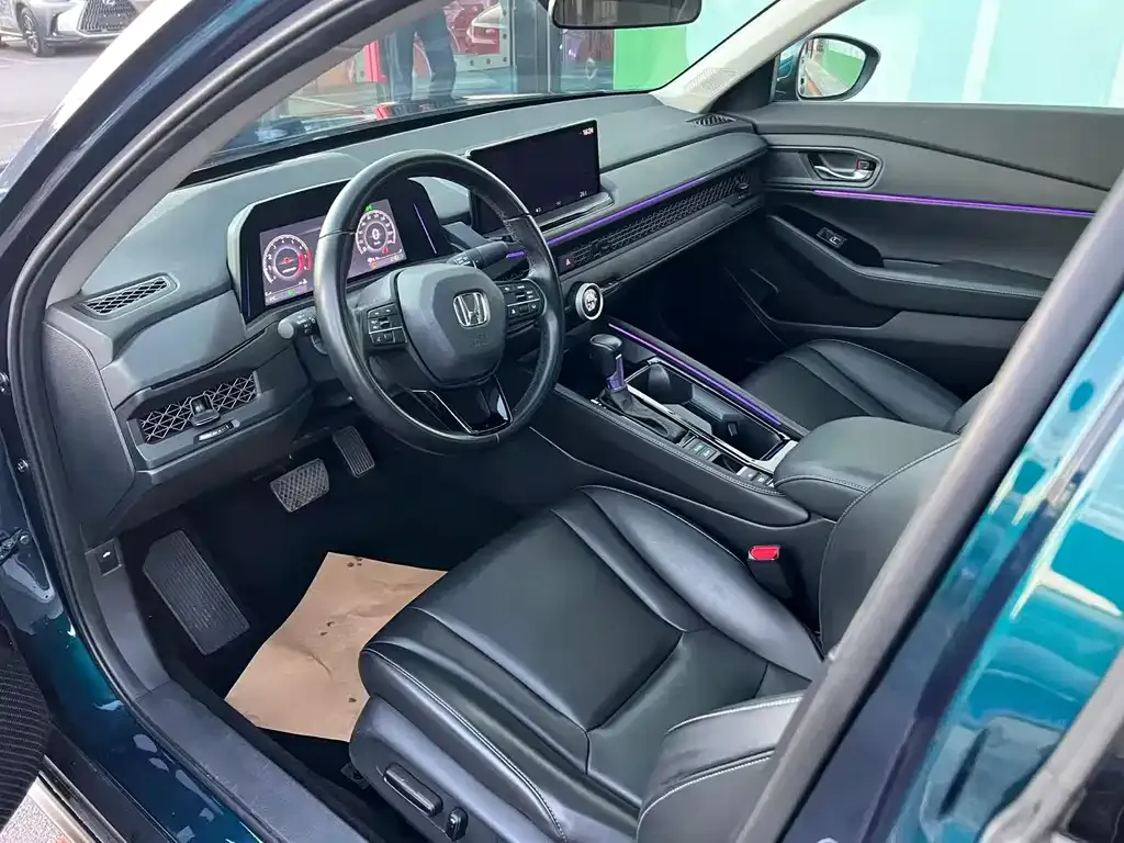 Honda Accord — фото 10