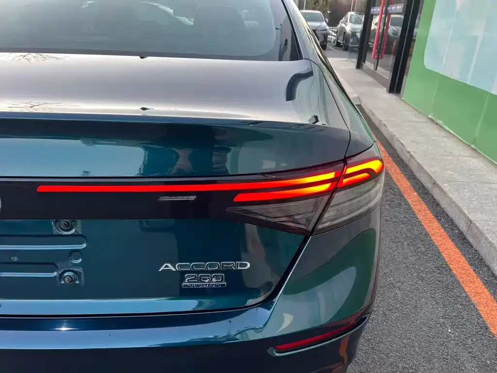 Honda Accord — фото 5