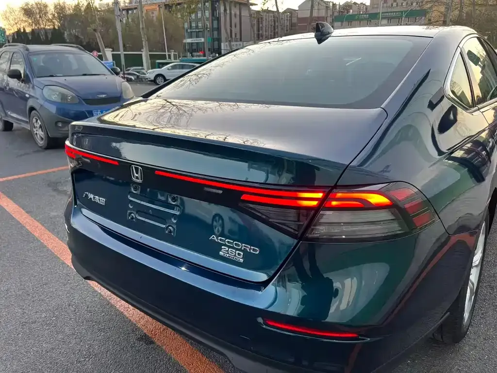 Honda Accord — фото 6