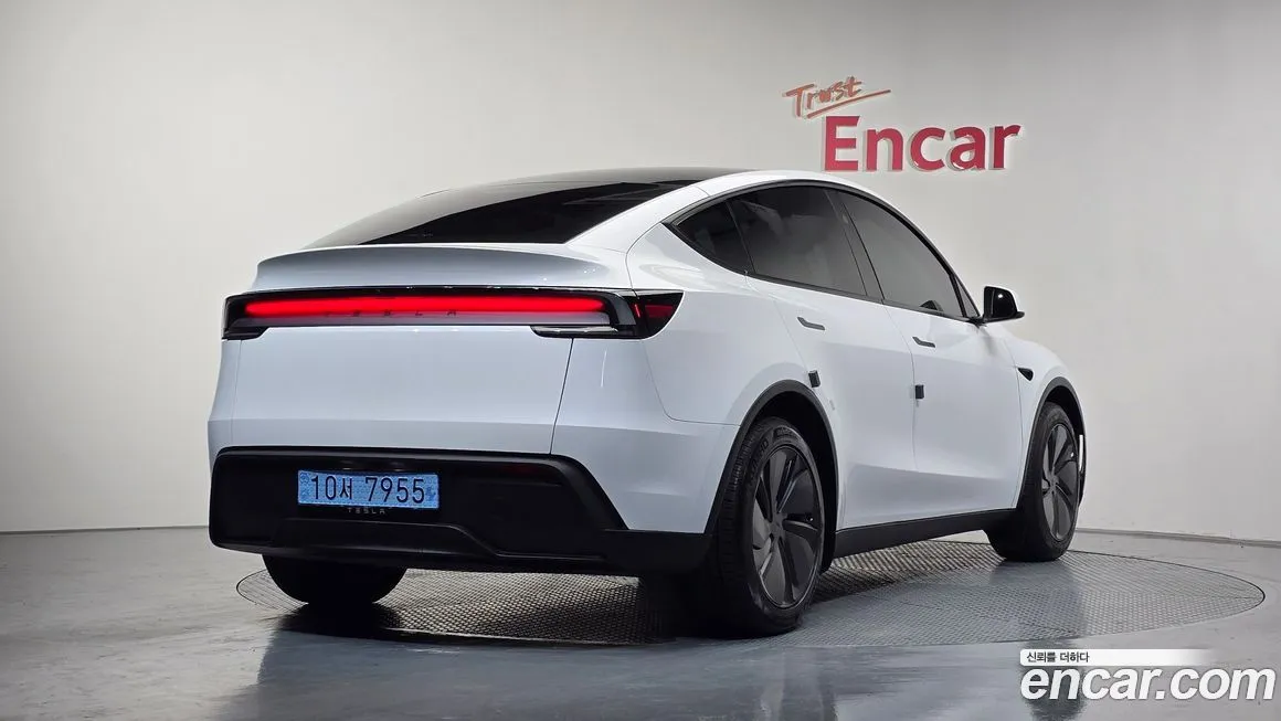 Tesla Model Y — фото 2