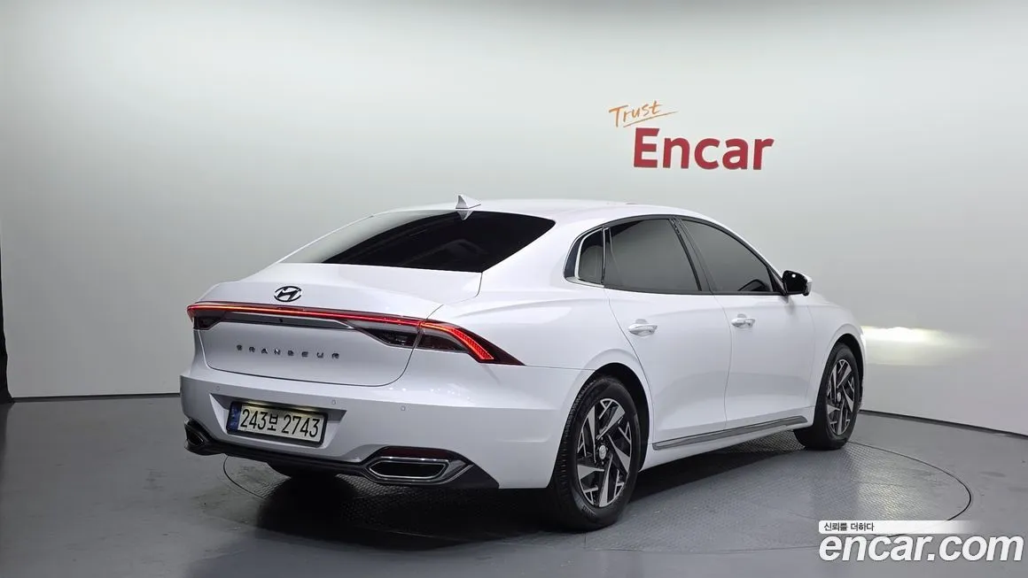 Hyundai Grandeur 2022 из KR, фото 2