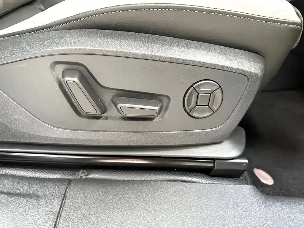Audi Q3 — фото 10