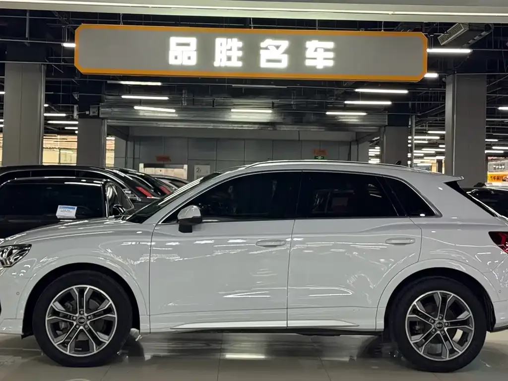 Audi Q3 2021 из CN, фото 3