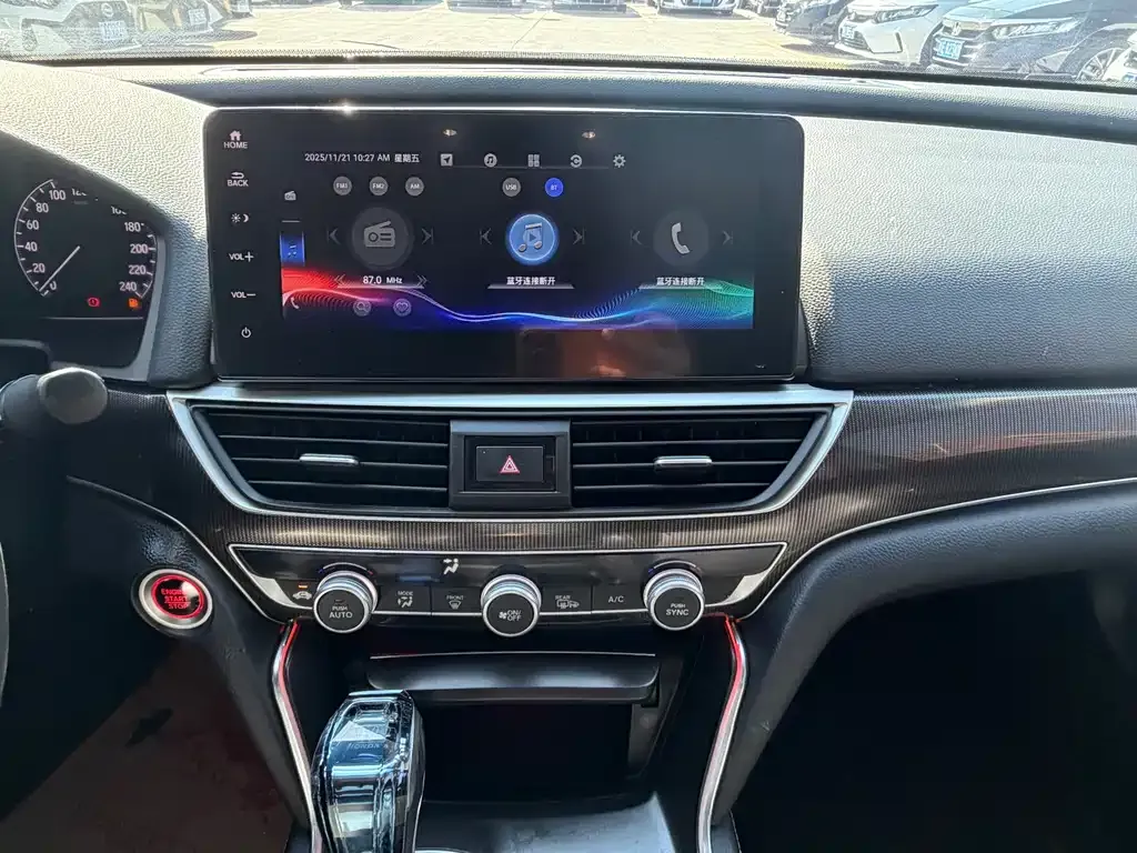 Honda Accord — фото 10