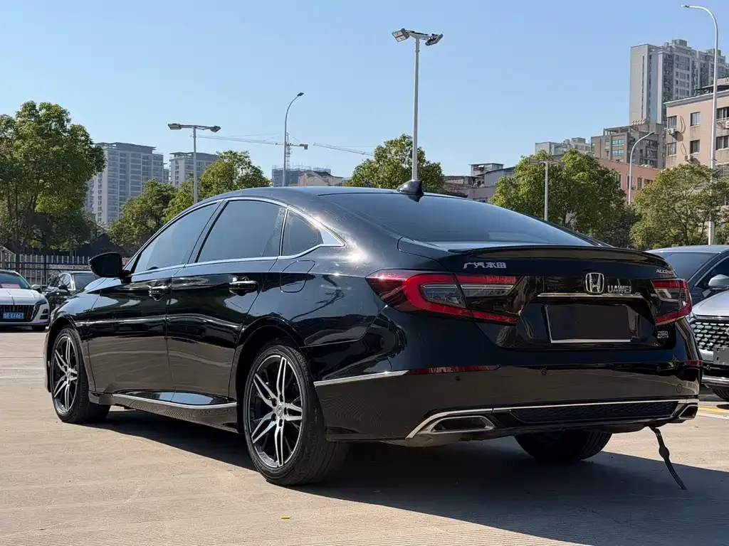 Honda Accord — фото 4