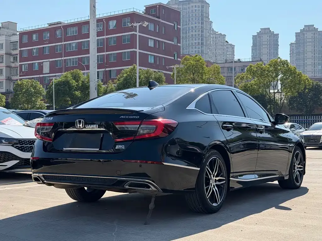 Honda Accord — фото 6