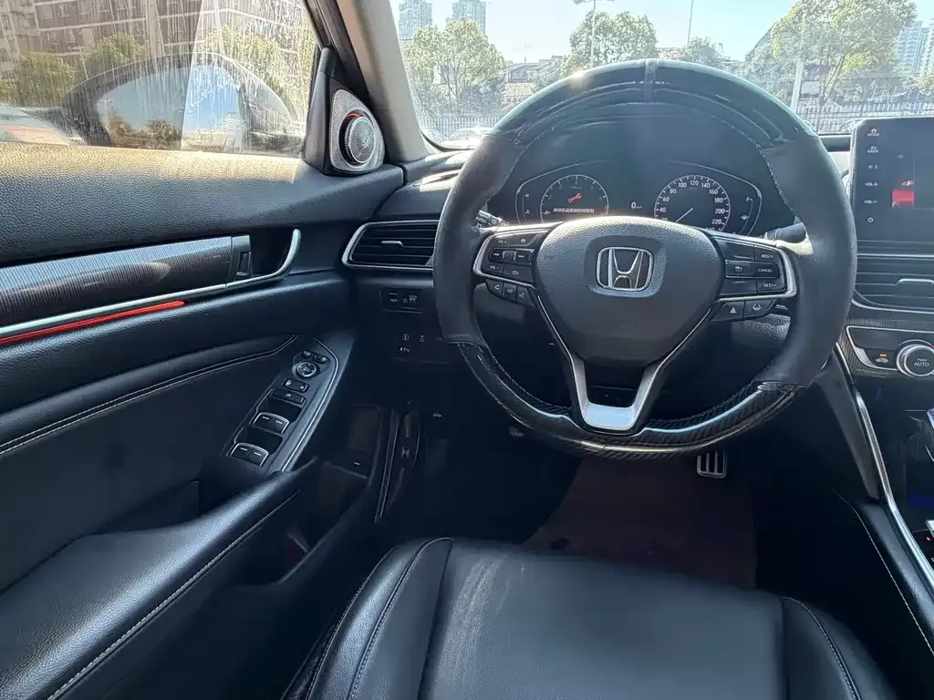 Honda Accord — фото 9