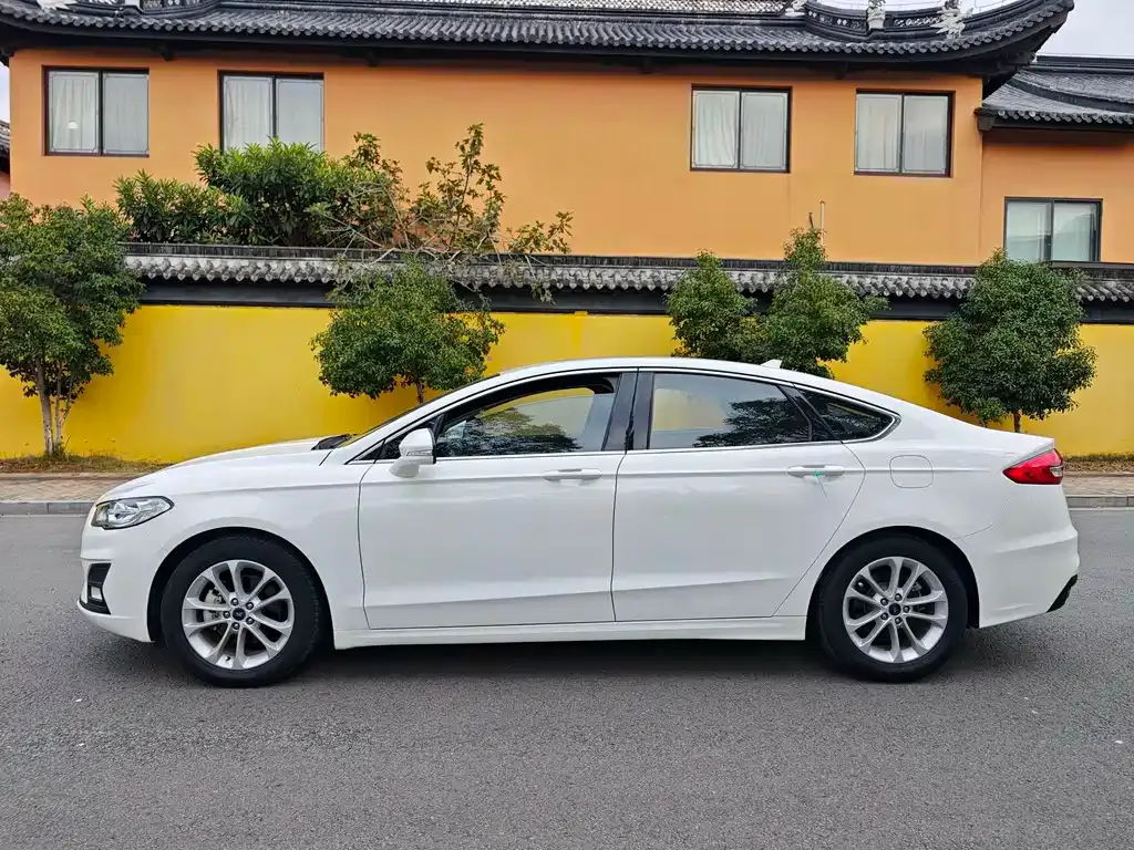 Ford Mondeo 2021 из CN, фото 10