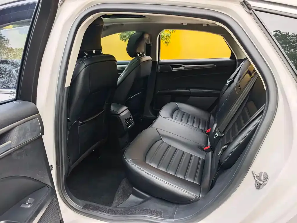 Ford Mondeo 2021 из CN, фото 5
