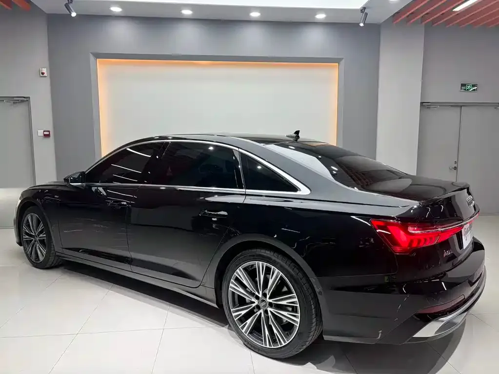 Audi A6L — фото 6