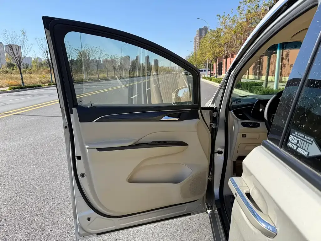 Buick GL8 2022 из CN, фото 4