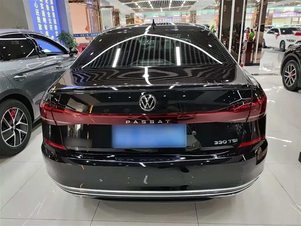 Volkswagen Passat — фото 6