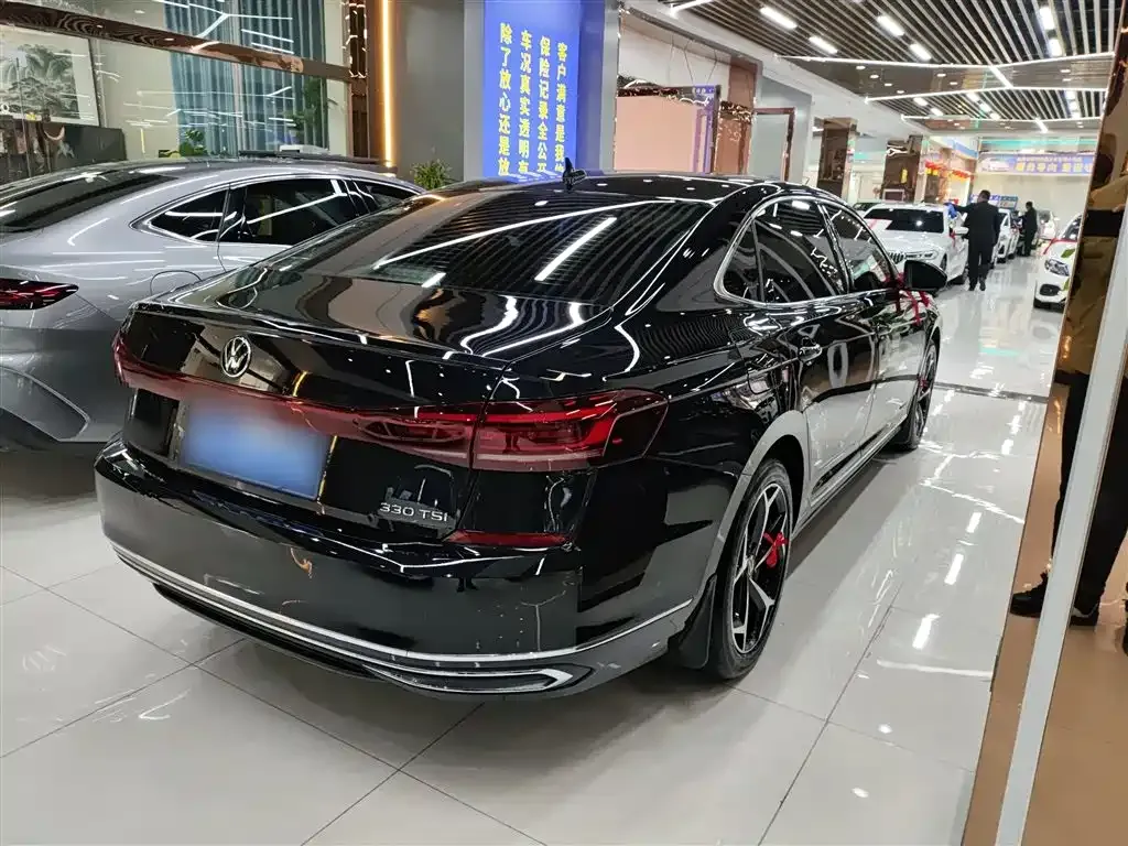 Volkswagen Passat — фото 7