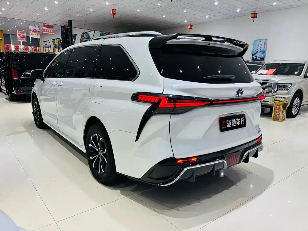 Toyota Sienna 2023 из CN, фото 7