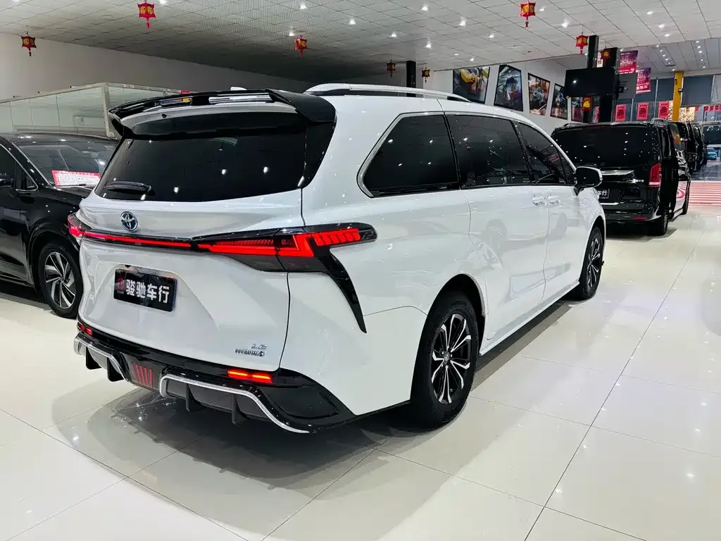 Toyota Sienna 2023 из CN, фото 9