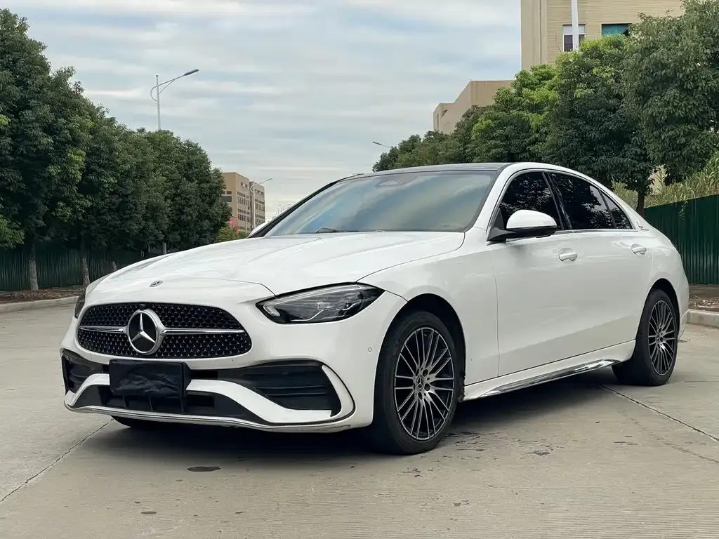 Mercedes-Benz C-Class — фото 1