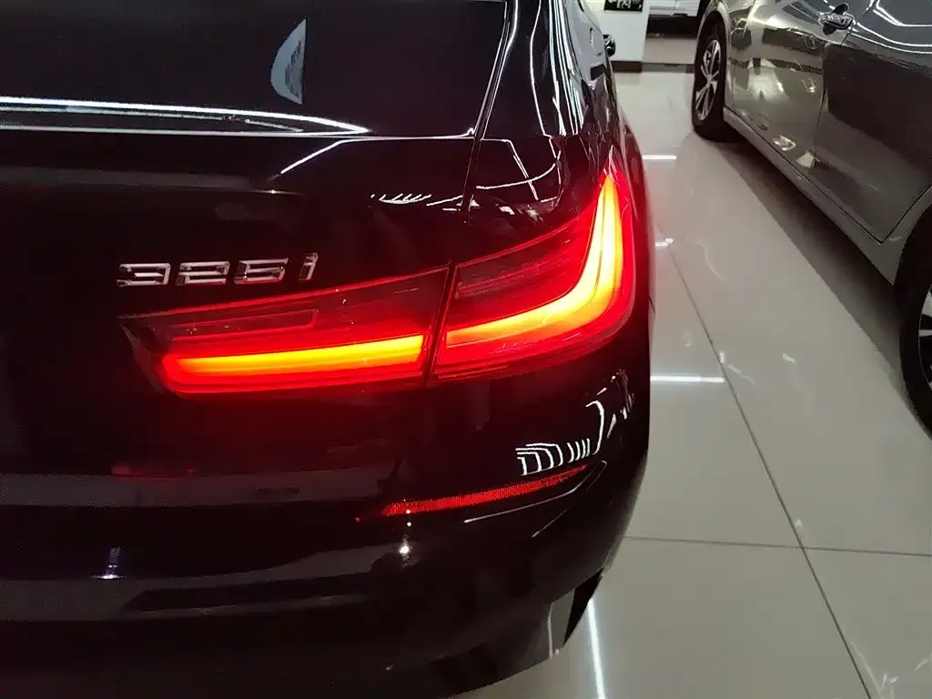 BMW 3 Series 2021 из CN, фото 8