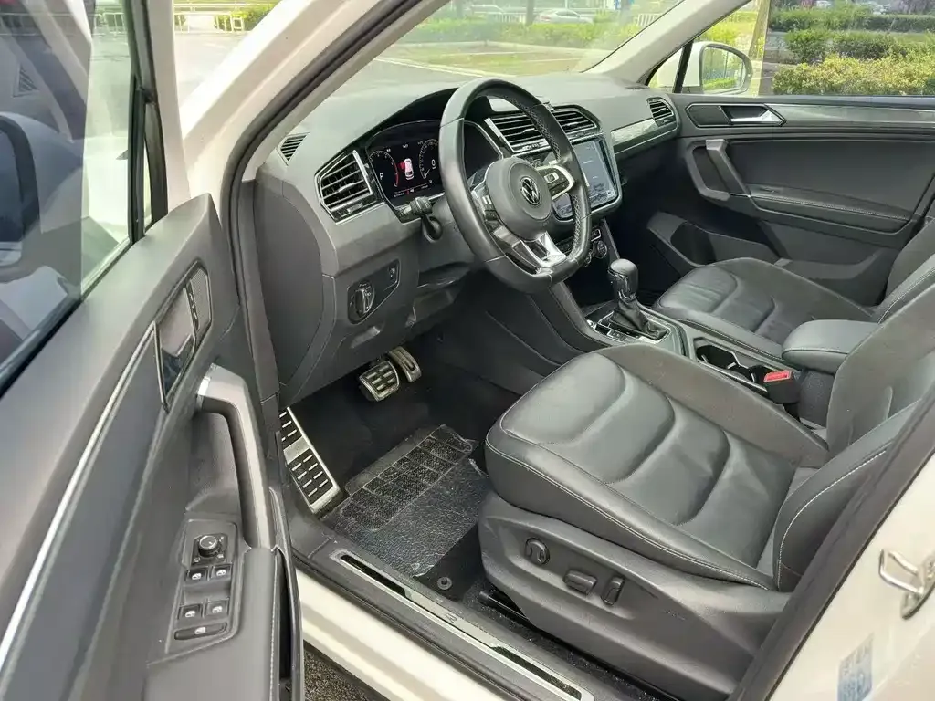 Volkswagen Tiguan L 2021 из CN, фото 4