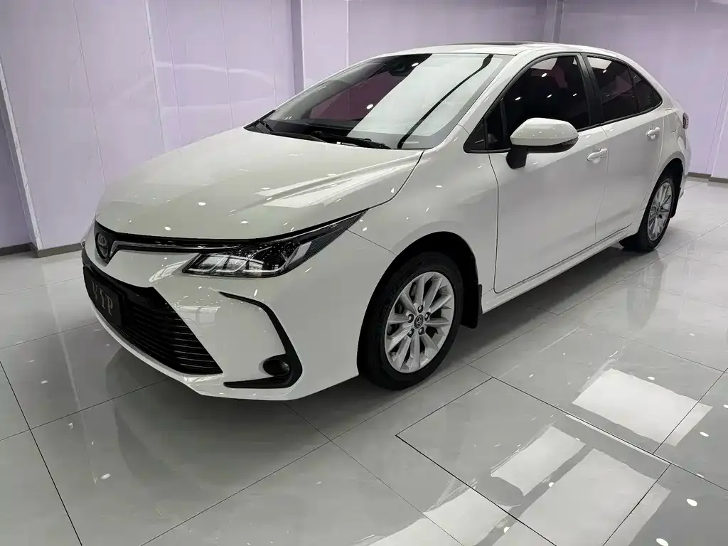 Toyota Corolla — фото 1