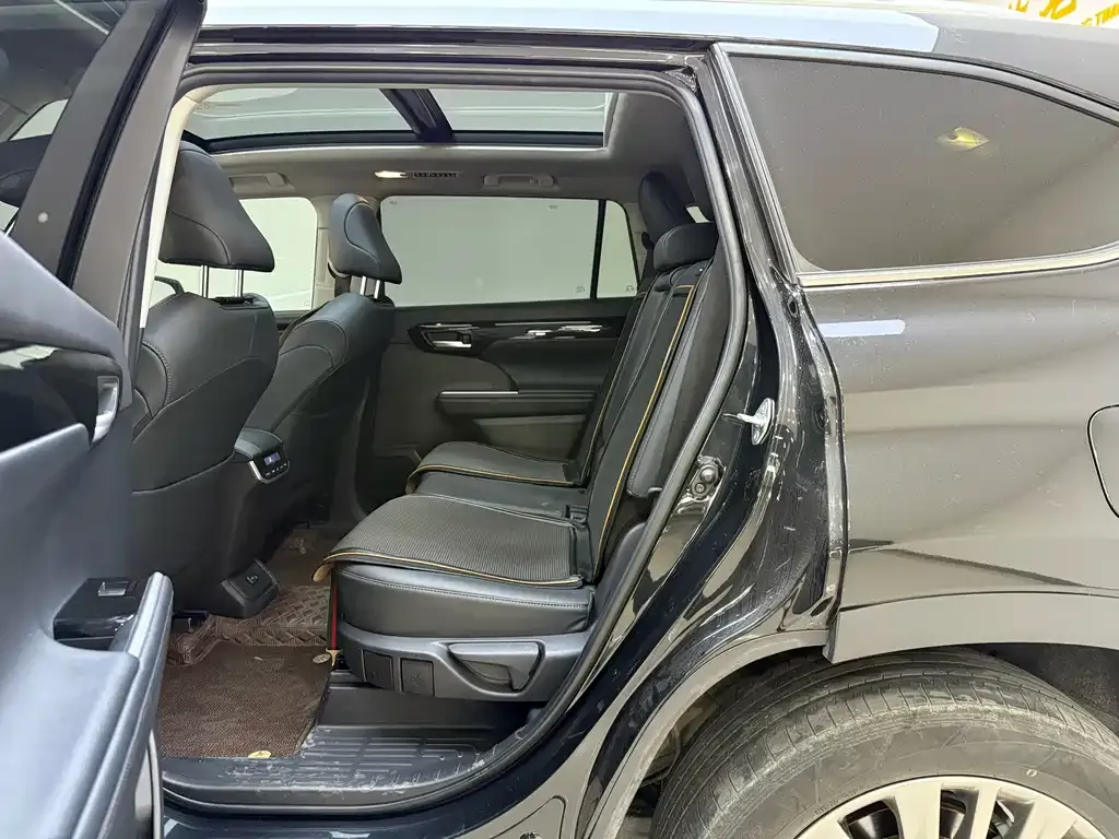 Toyota Highlander 2023 из CN, фото 4