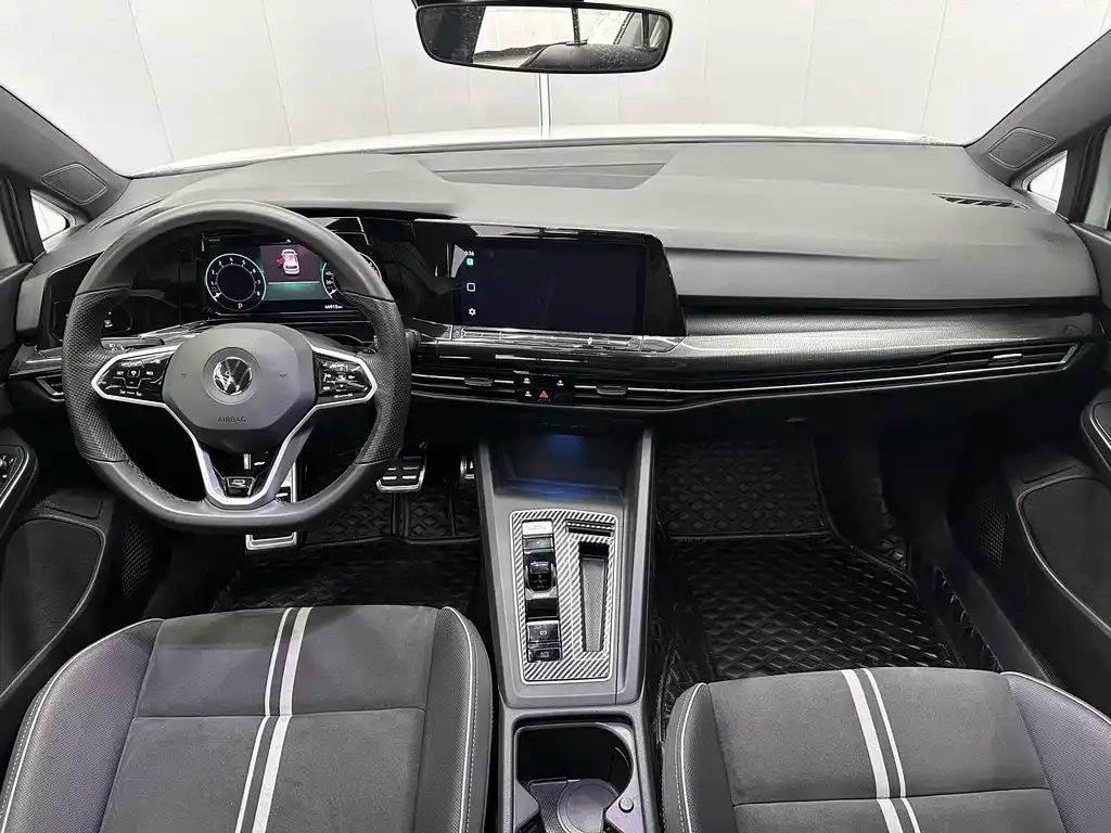 Volkswagen Golf 2022 из CN, фото 6
