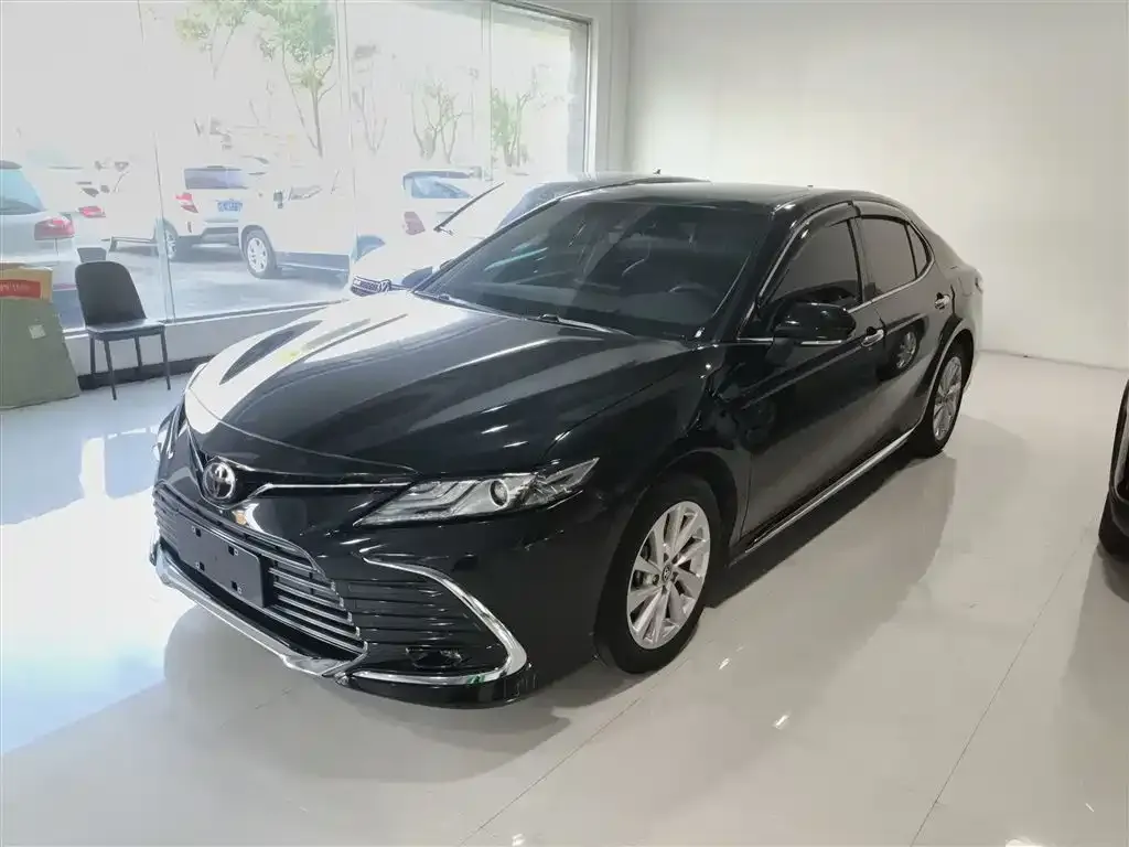 Toyota Camry 2023 из CN, фото 1