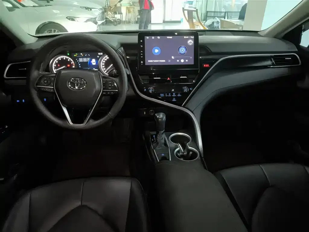 Toyota Camry 2023 из CN, фото 10