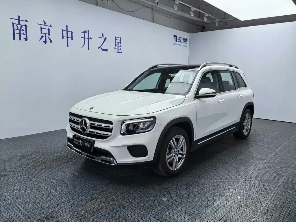 Mercedes-Benz GLB — фото 1