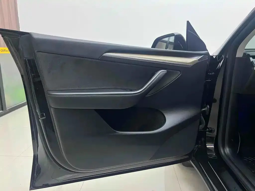 Tesla Model Y 2021 из CN, фото 10
