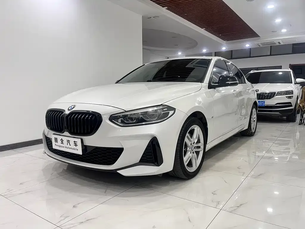 BMW 1 Series 2021 из CN, фото 1