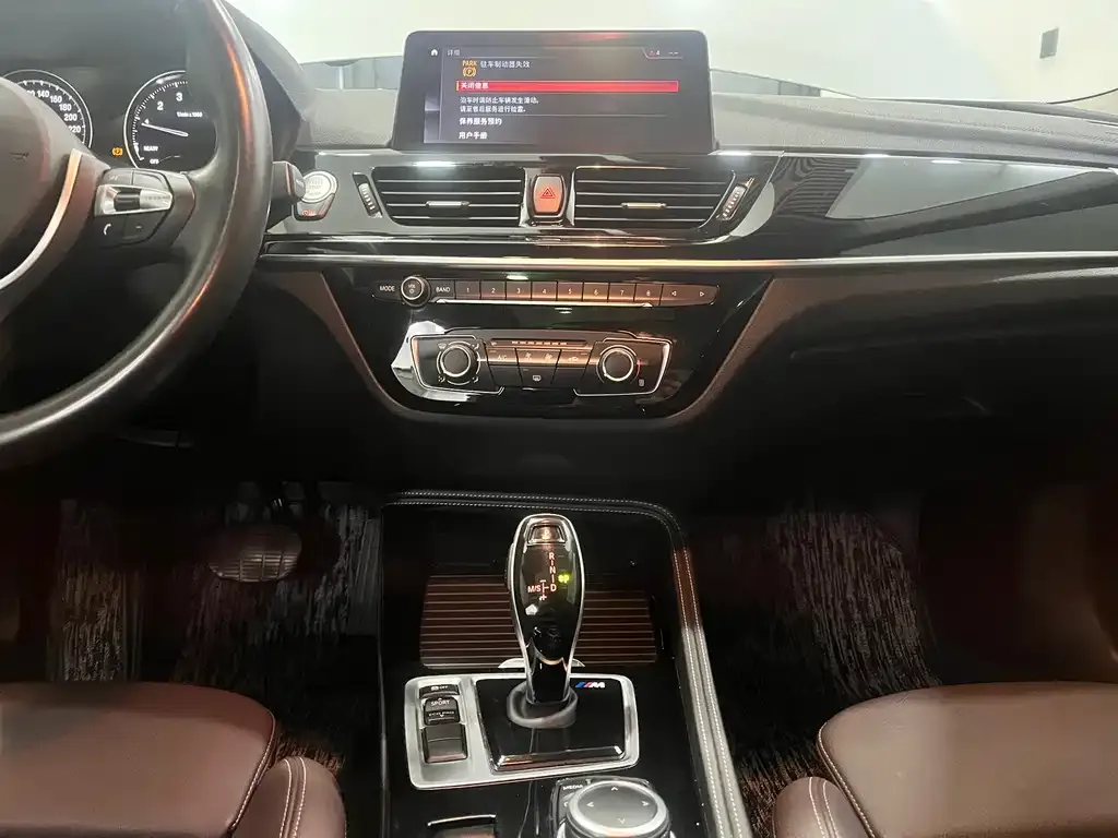 BMW 1 Series 2021 из CN, фото 8