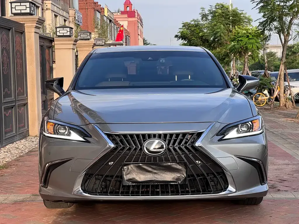 Lexus ES 2023 из CN, фото 2