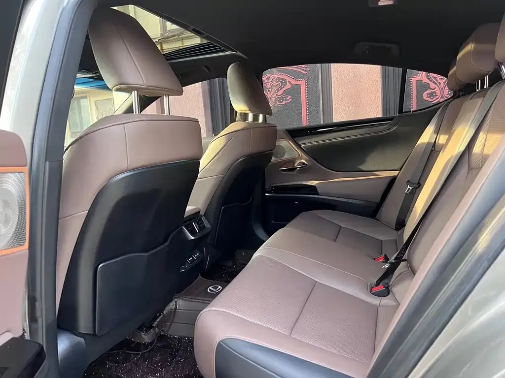 Lexus ES 2023 из CN, фото 6