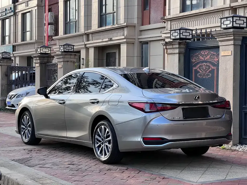 Lexus ES 2023 из CN, фото 7