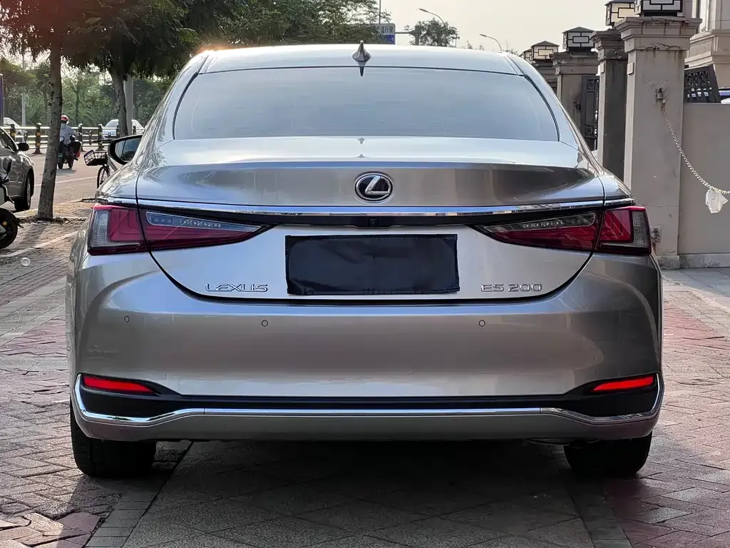 Lexus ES 2023 из CN, фото 8