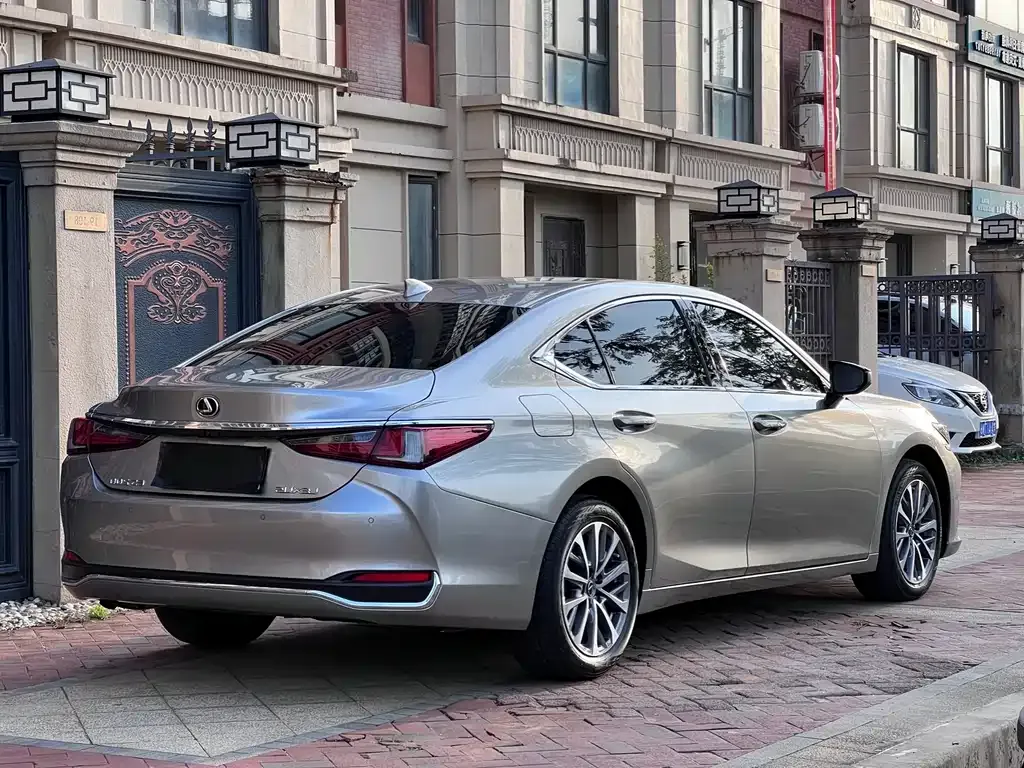 Lexus ES 2023 из CN, фото 9